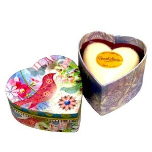 Punch Studio Green Tea Soap in Keepsake Embellished Bird Heart Box (51903)